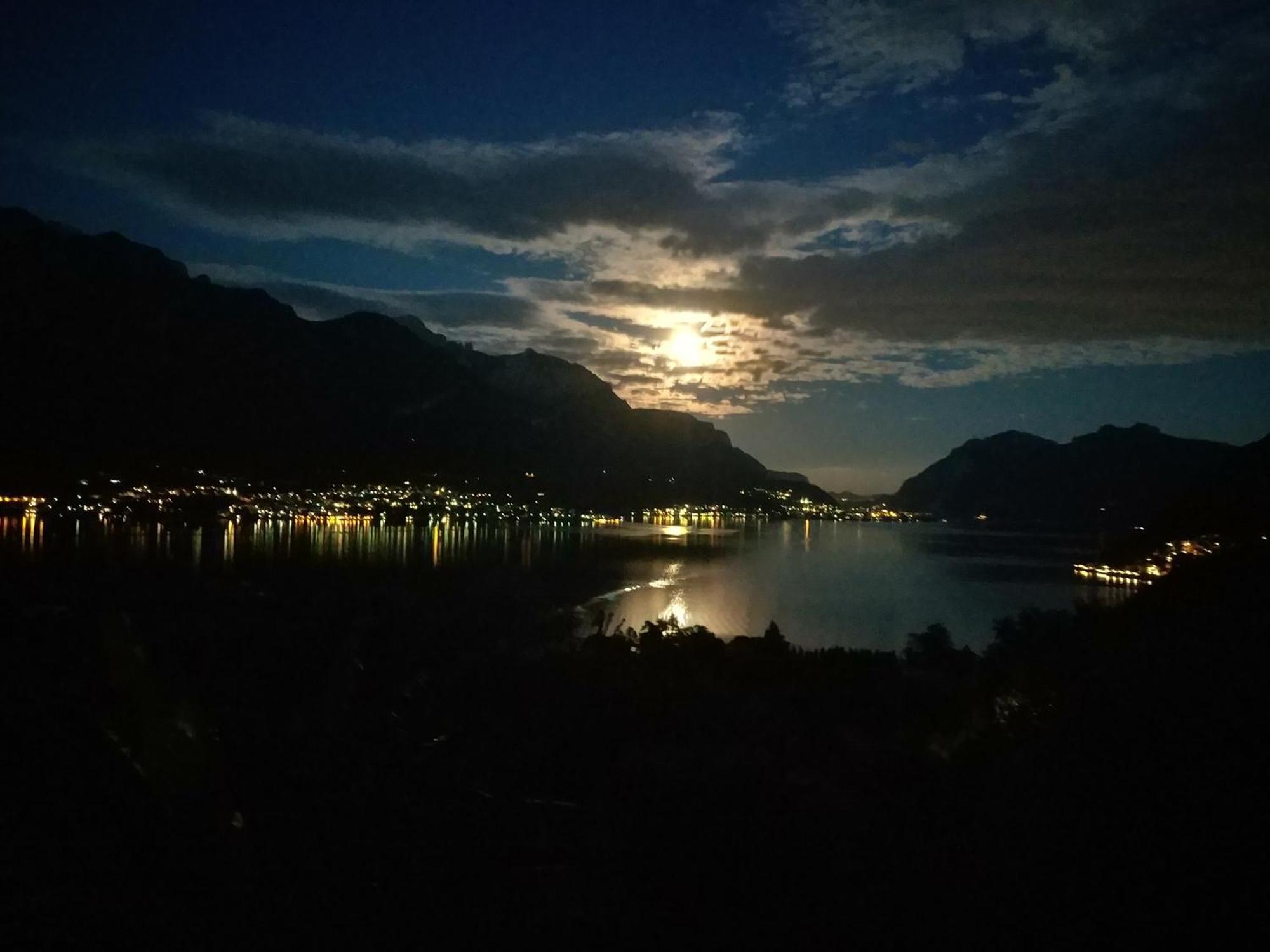 Apartment A Lago Private Beach And Parking Oliveto Lario Zimmer foto